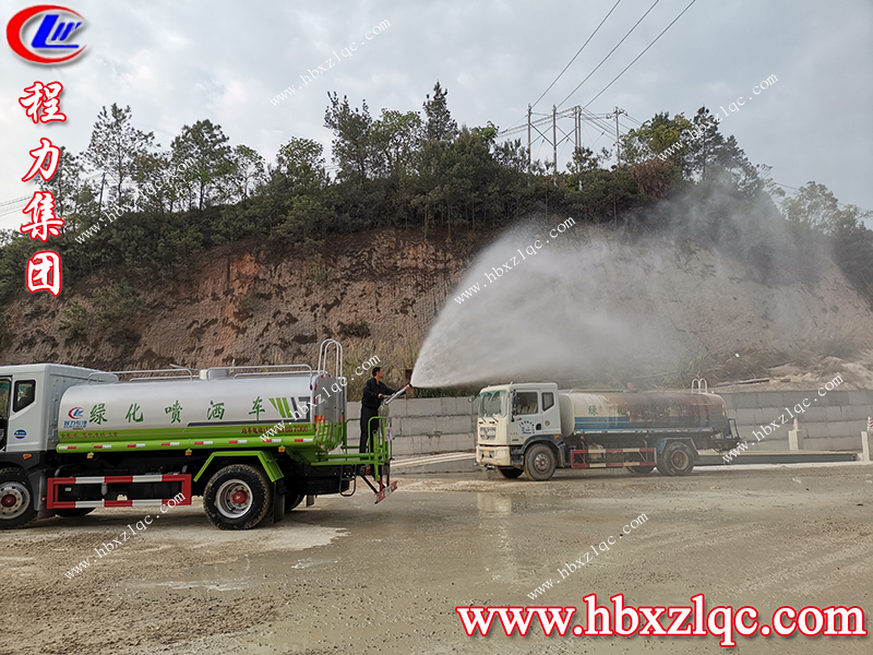 程力集團(tuán)廣東梅州灑水車客戶在自家石場試水效果杠杠滴